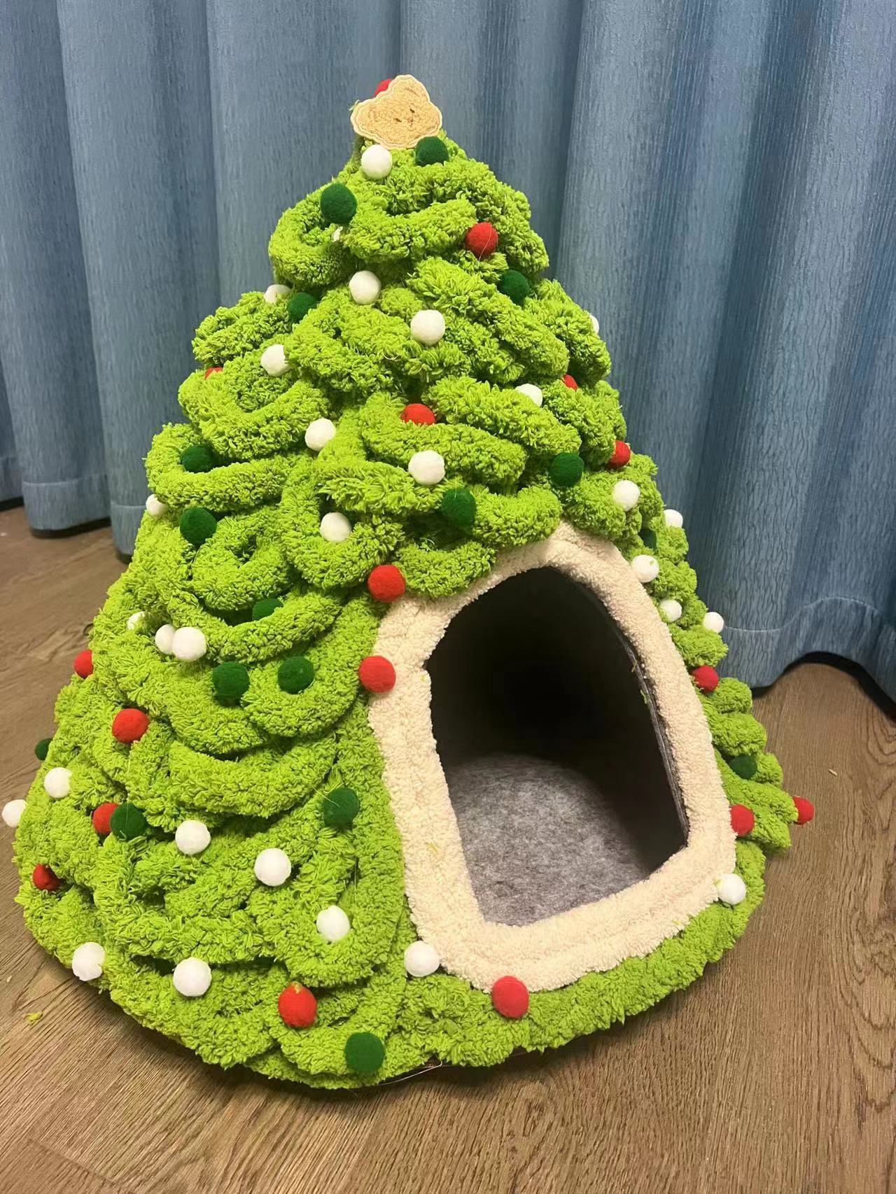 Christmas Handmade Felt Indoor Tent Style Enclosed Cat Nest