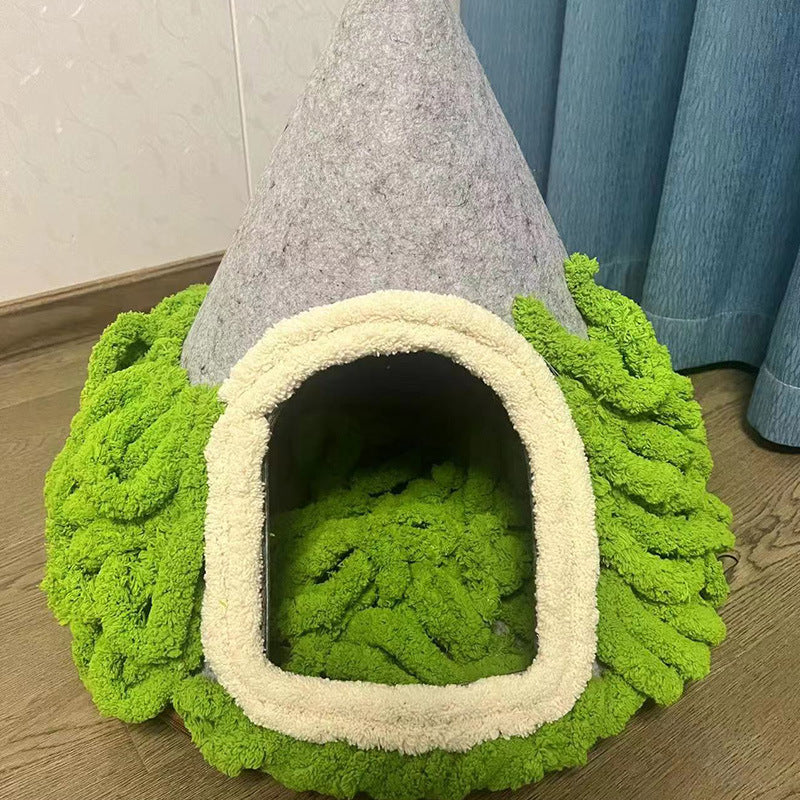 Christmas Handmade Felt Indoor Tent Style Enclosed Cat Nest